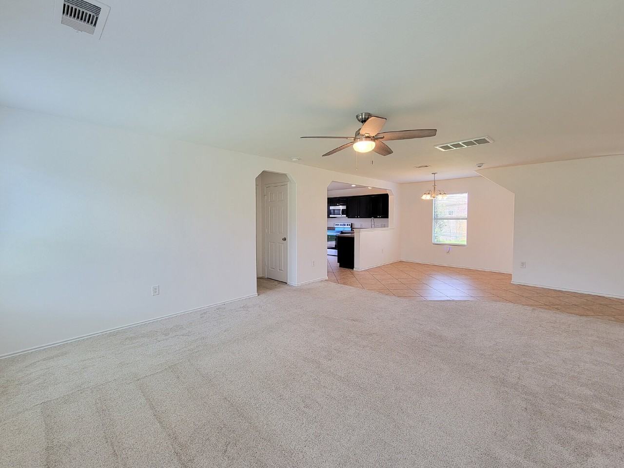 21382 Beacon Springs Ln - Photo 4 of 32