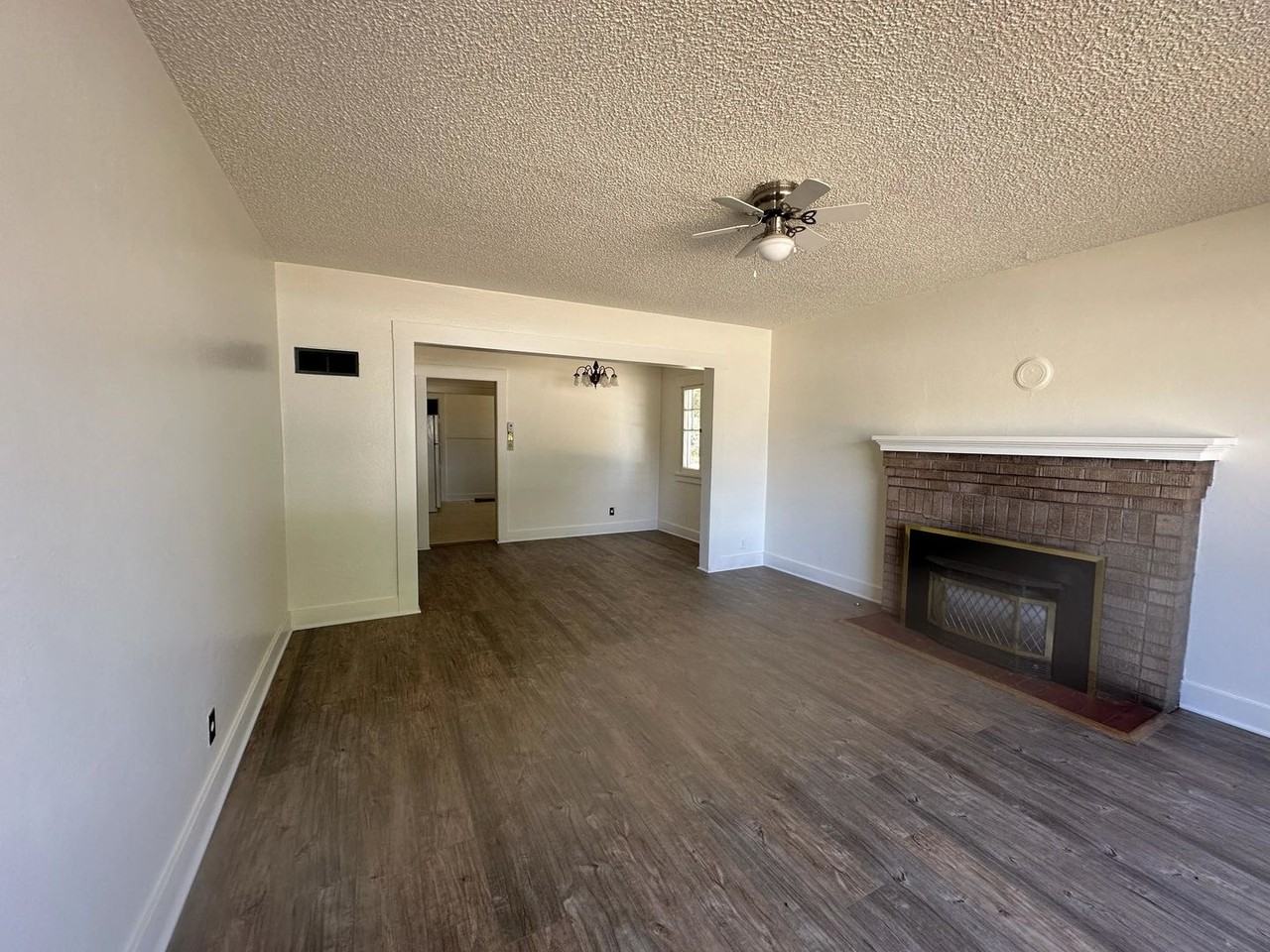 2024 Darrow Ave - Photo 3 of 20