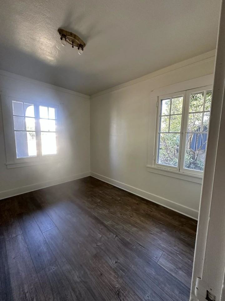 2024 Darrow Ave - Photo 7 of 20