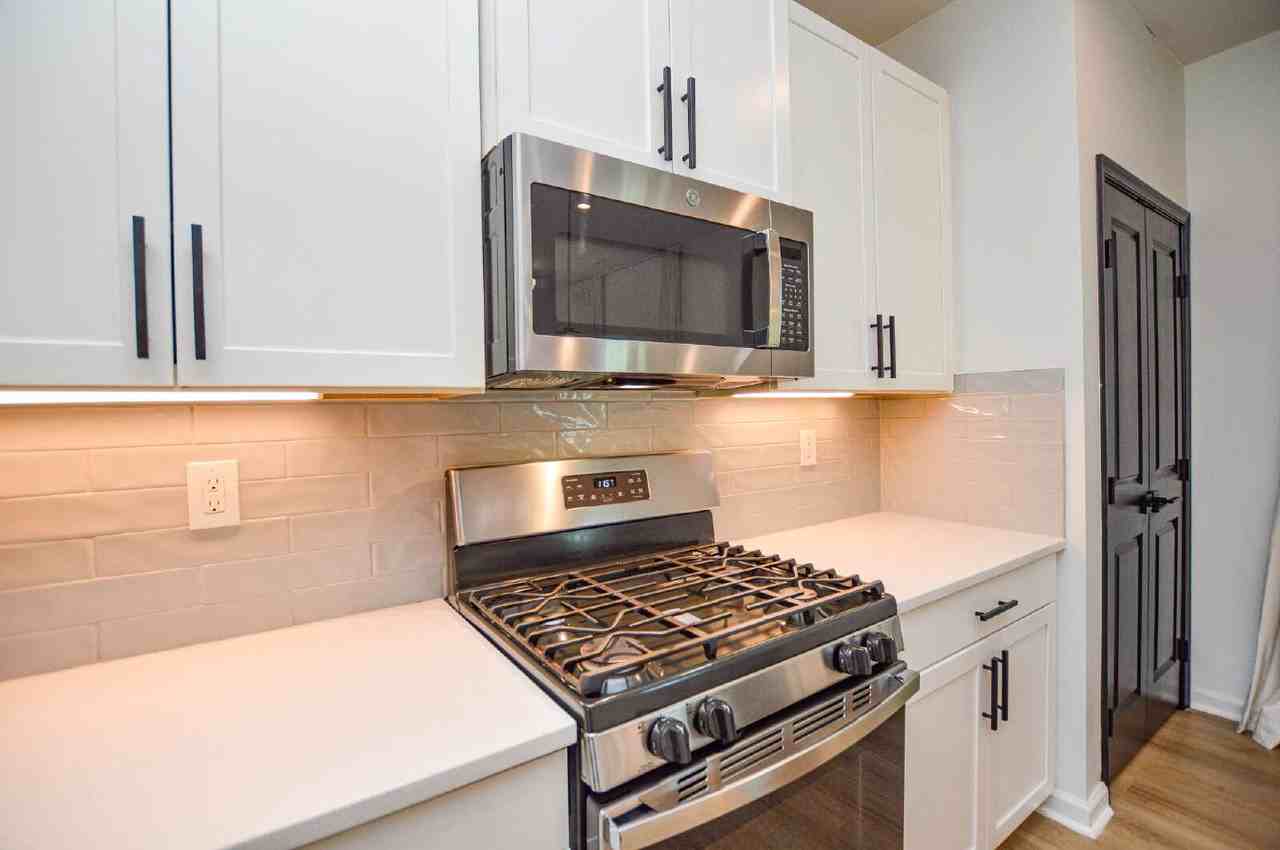 2656 Grantham Place Dr - Photo 5 of 41