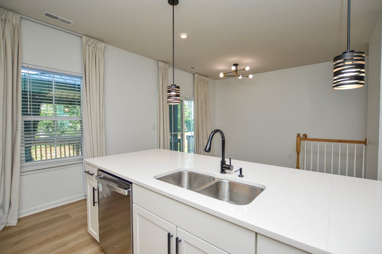 2656 Grantham Place Dr - Photo 6 of 41