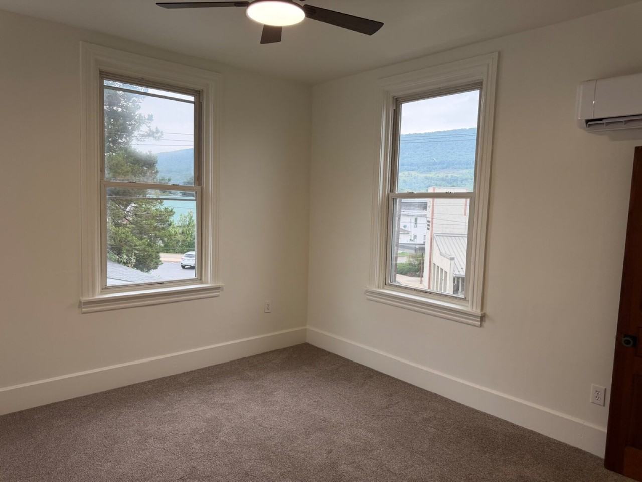 709 Main St - Photo 2 of 19