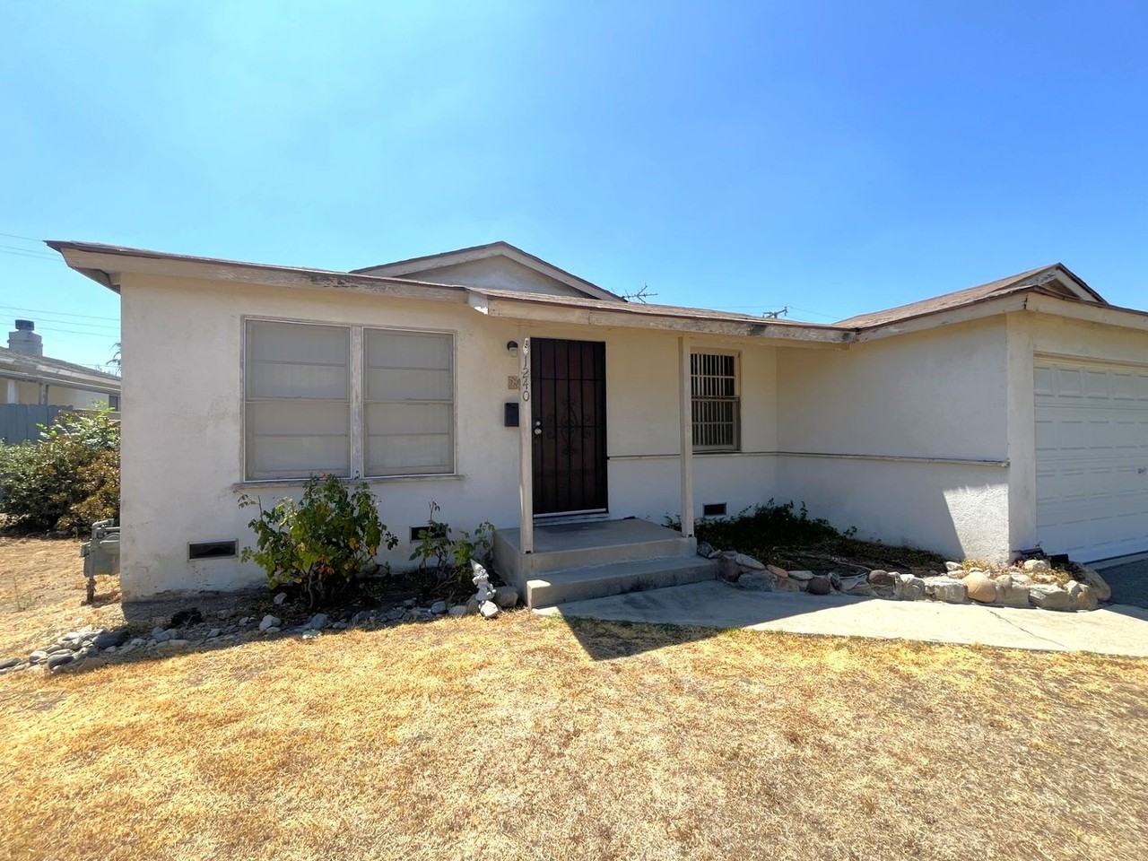 1240 Allen Ave - Photo 4 of 35