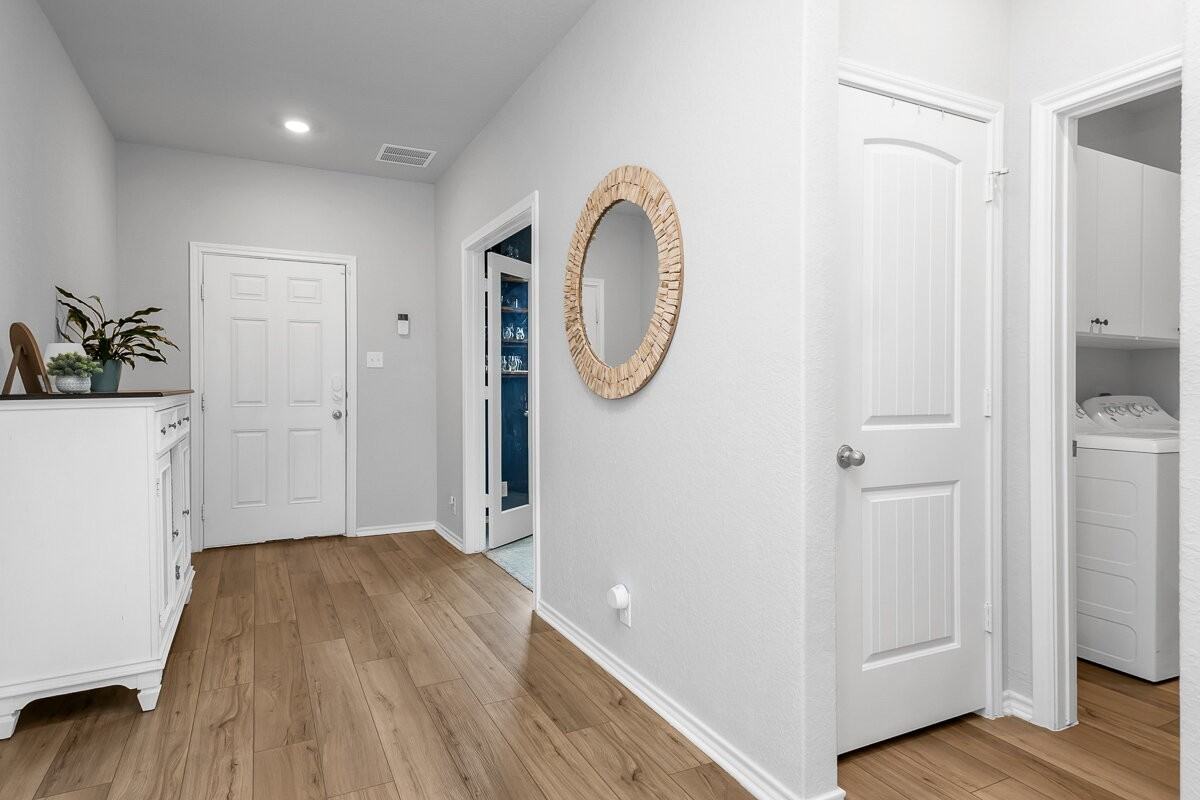 7015 Vista Loop - Photo 7 of 47
