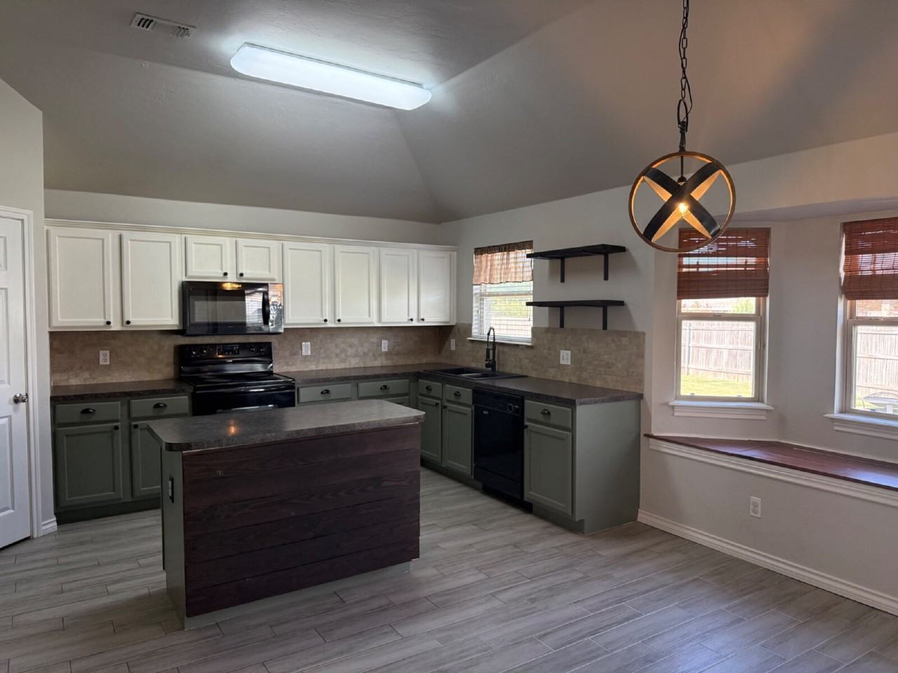 10037 Sw 25th St - Photo 4 of 22