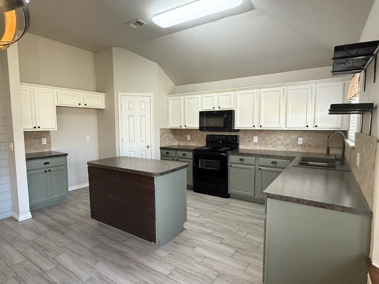 10037 Sw 25th St - Photo 6 of 22