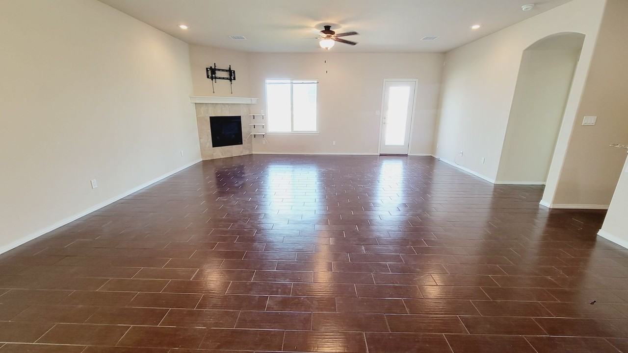 7453 Eagle Vista Dr - Photo 7 of 28