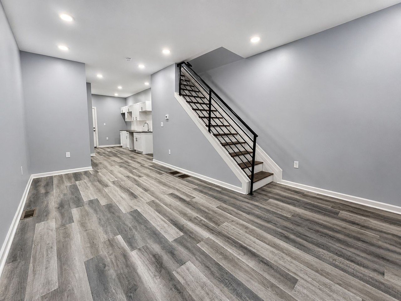 1446 N Etting St - Photo 3 of 20