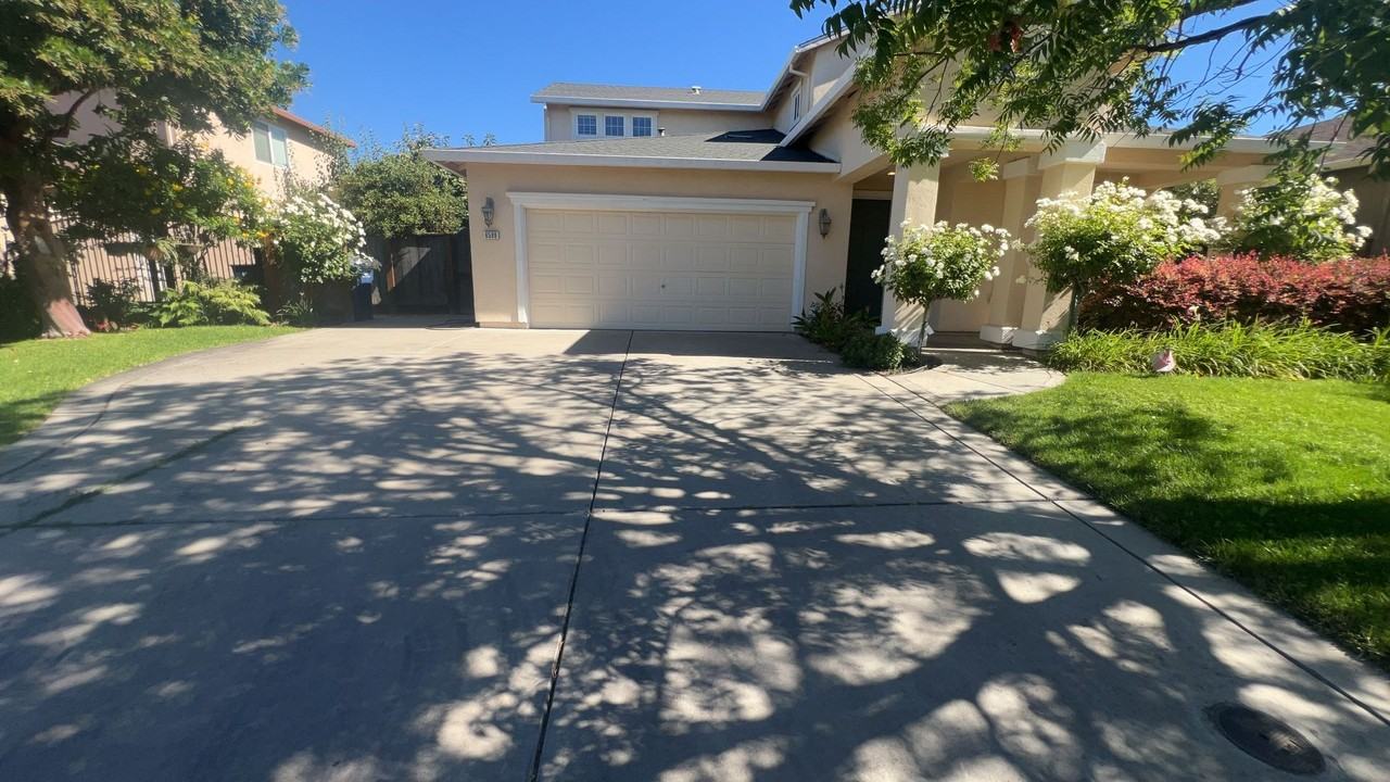 6598 Aggies Ct - Photo 2 of 25