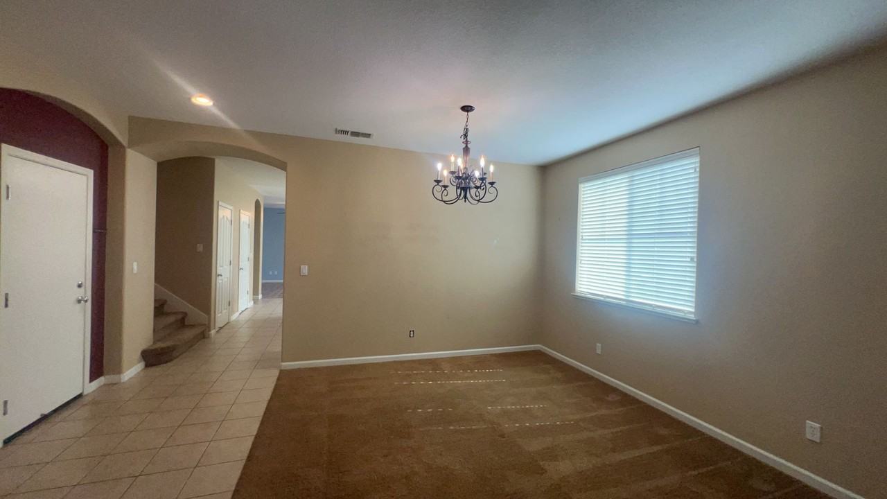 6598 Aggies Ct - Photo 4 of 25