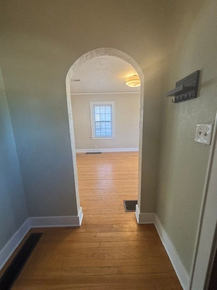 2817 Pioneer Ave - Photo 5 of 50