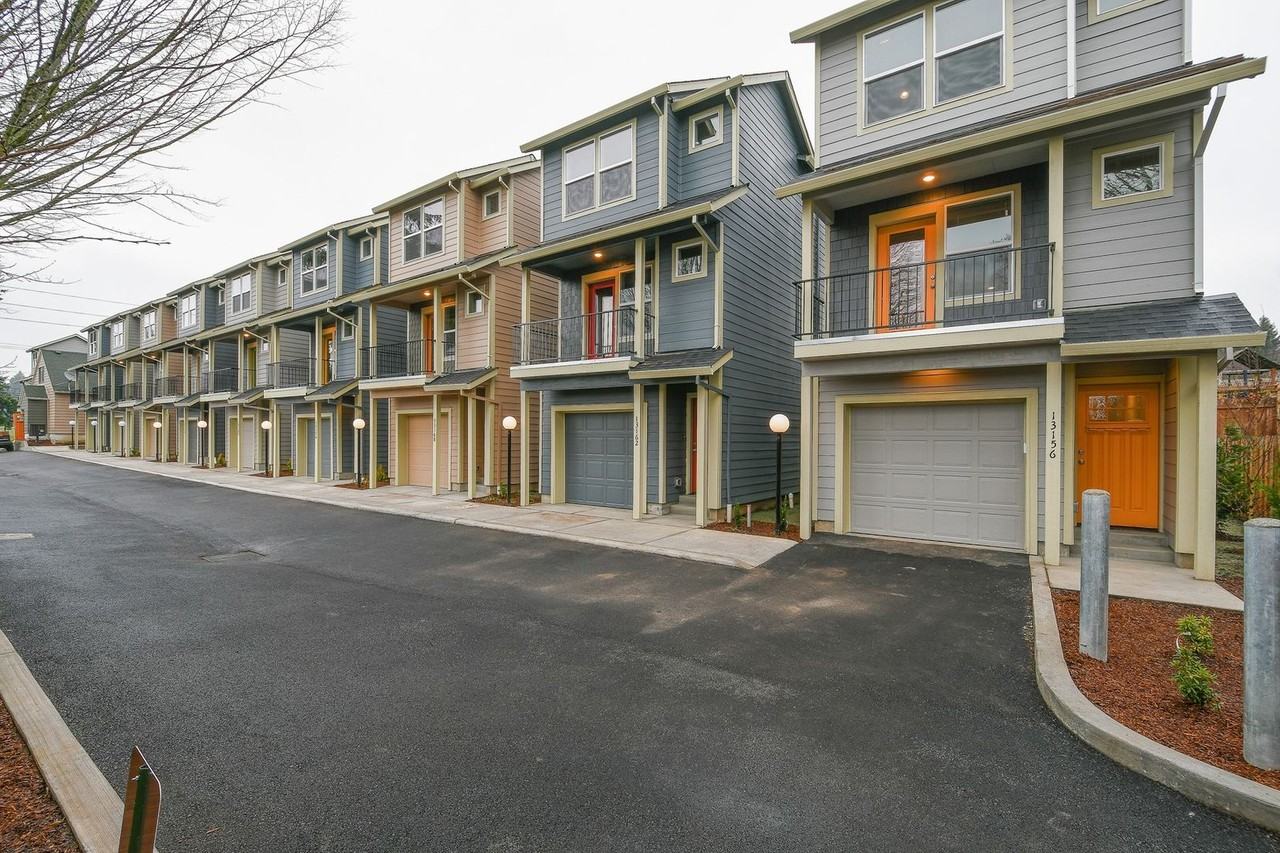 13214 Ne Glisan St - Photo 2 of 9