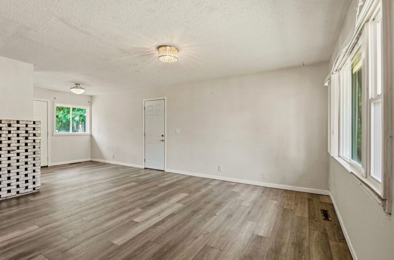 2614 Tausend St - Photo 3 of 9