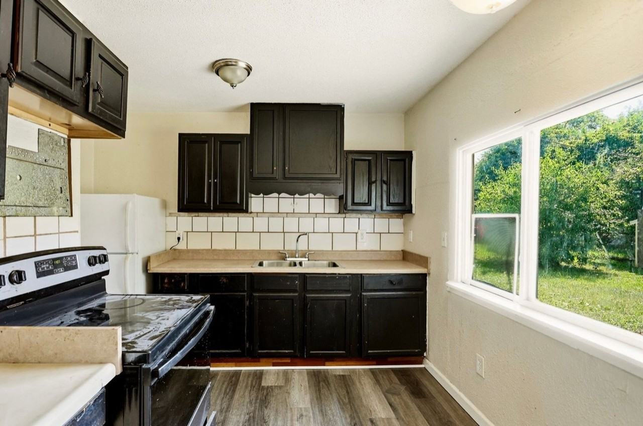 2614 Tausend St - Photo 4 of 9