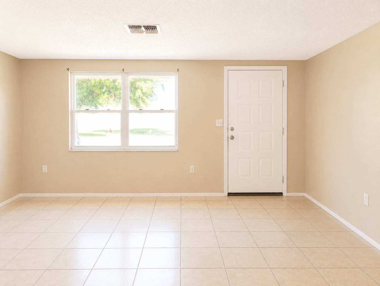 11714 Paige Dr - Photo 3 of 9