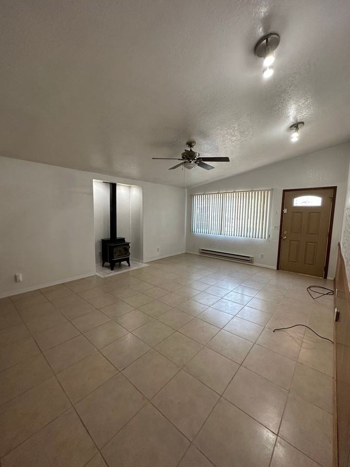 970 Webster Ave - Photo 3 of 19