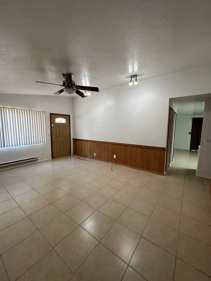 970 Webster Ave - Photo 4 of 19