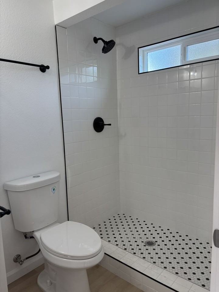 218 Oak St #B - Photo 7 of 7