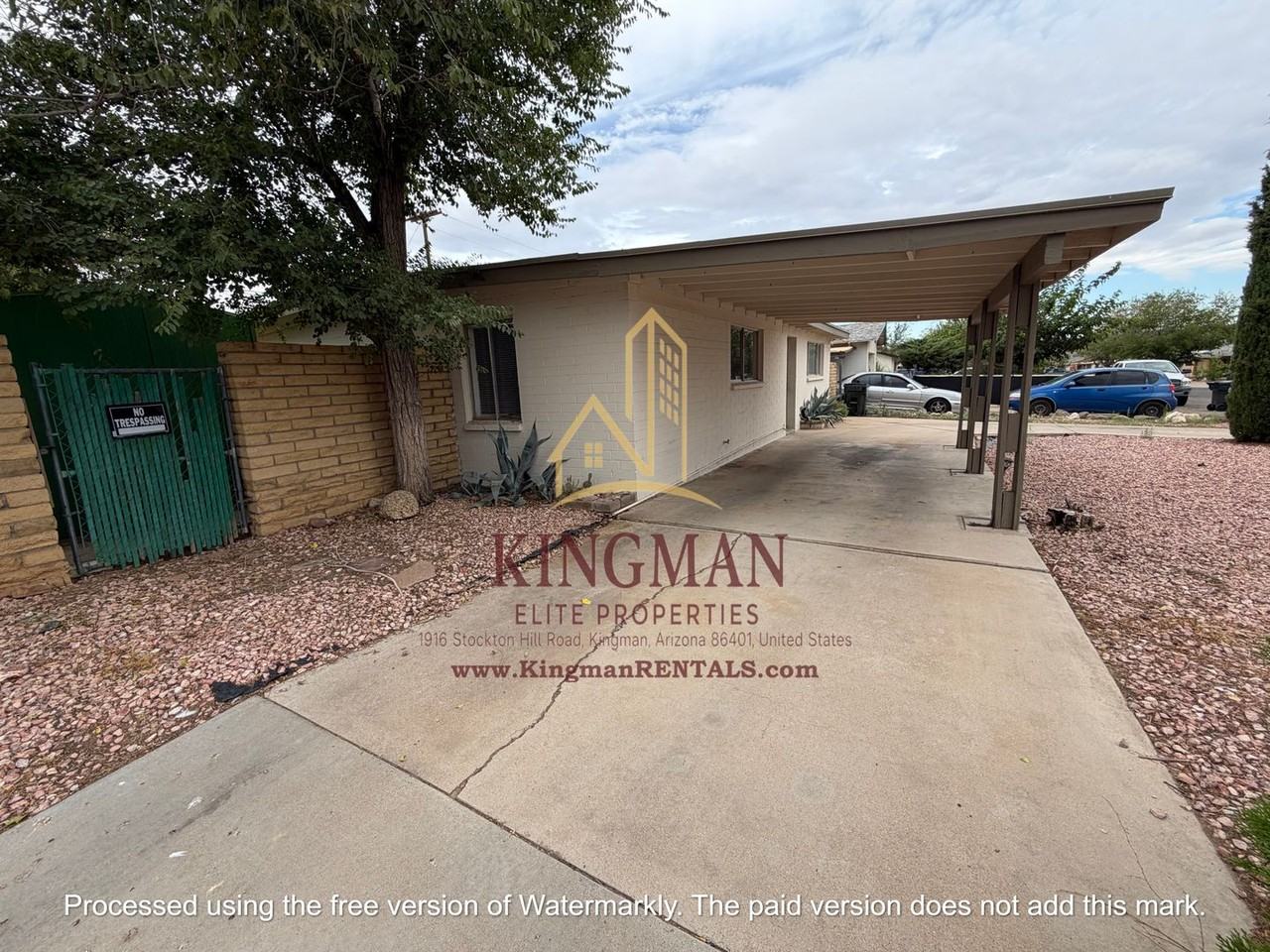 2246 Davis Ave - Photo 2 of 19