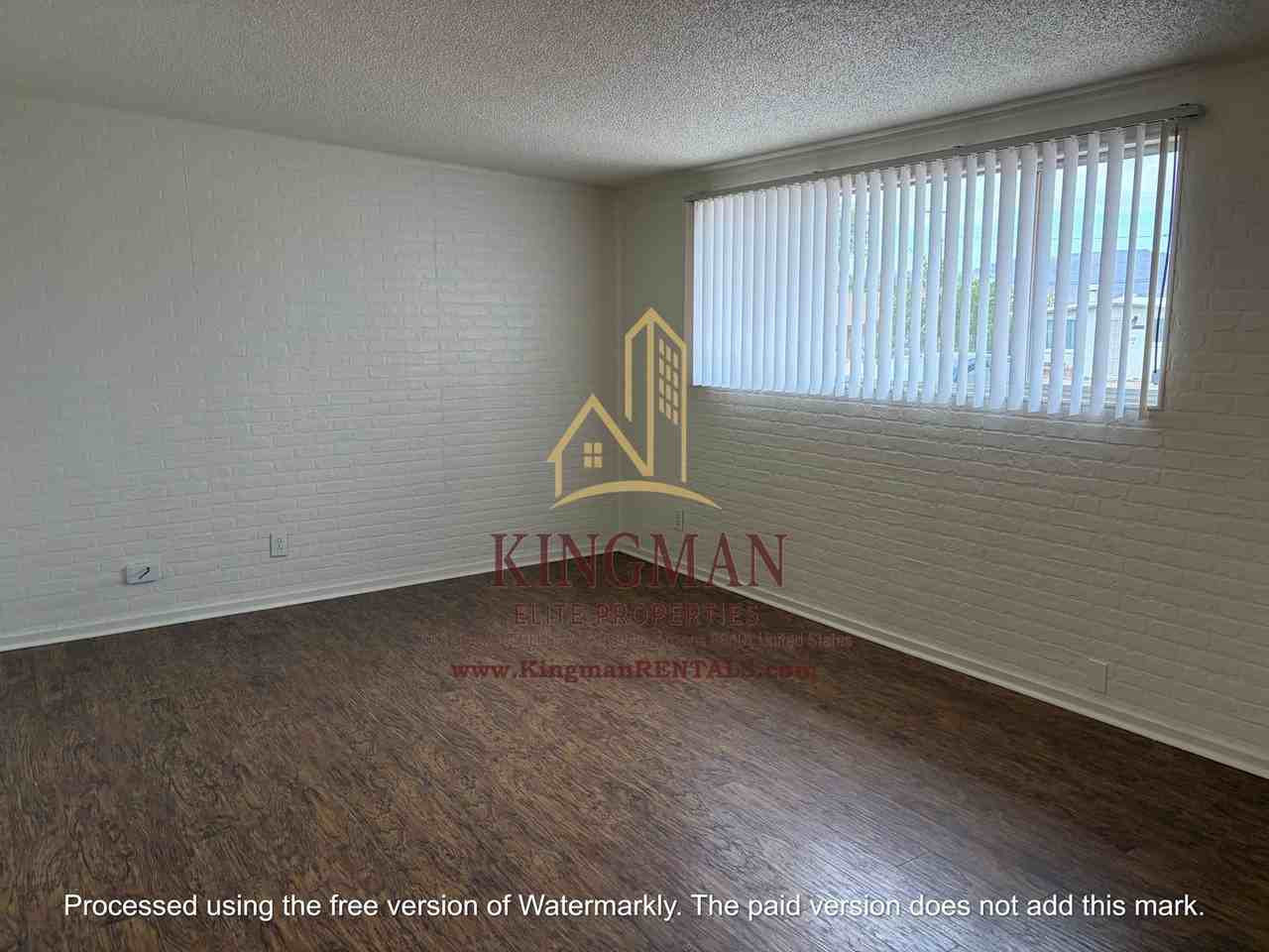 2246 Davis Ave - Photo 5 of 19