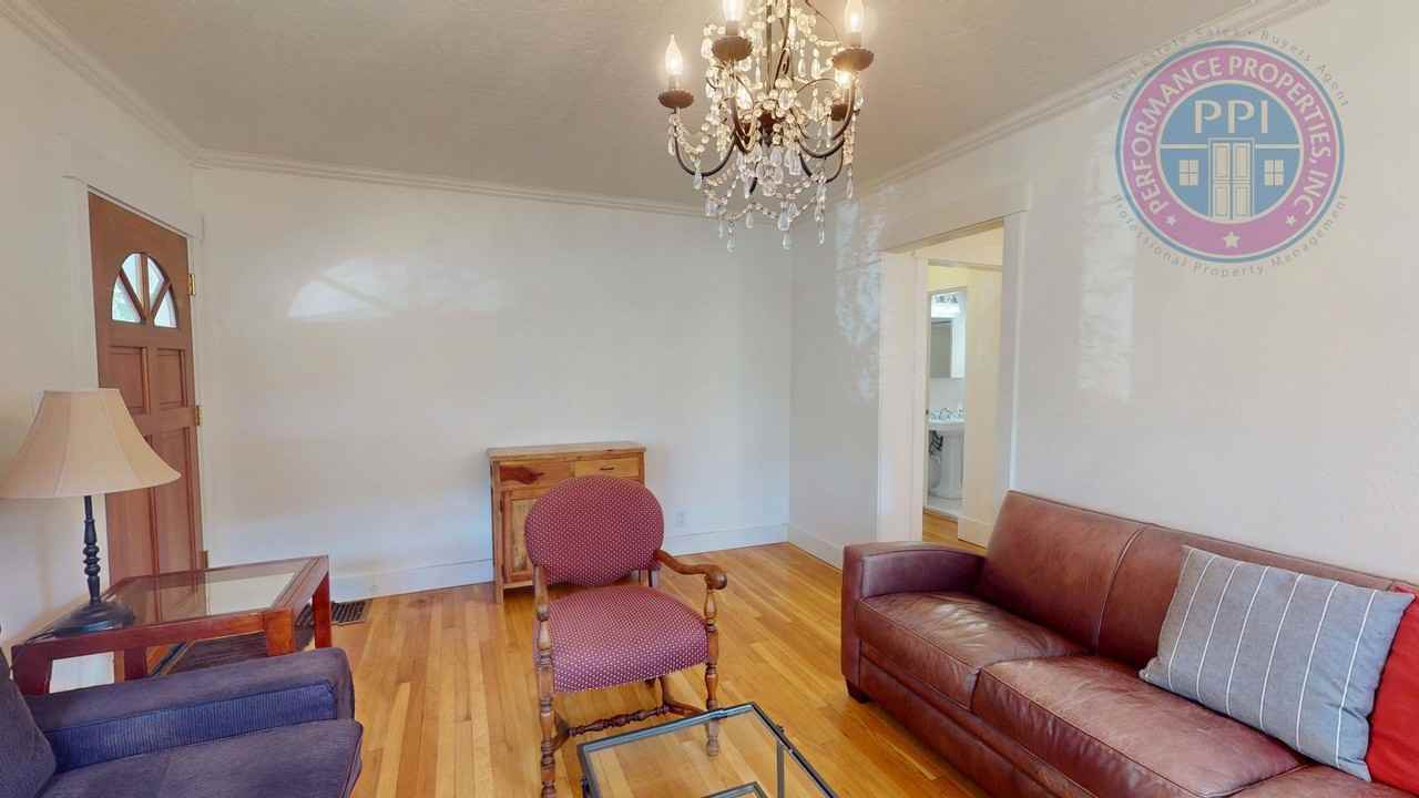 2626 Se 64th Ave - Photo 5 of 33