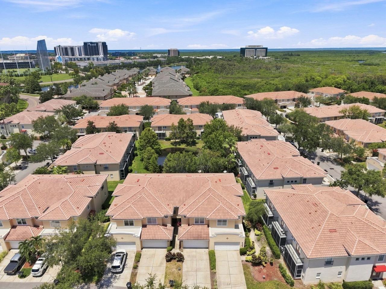 133 Valencia Cir - Photo 4 of 48