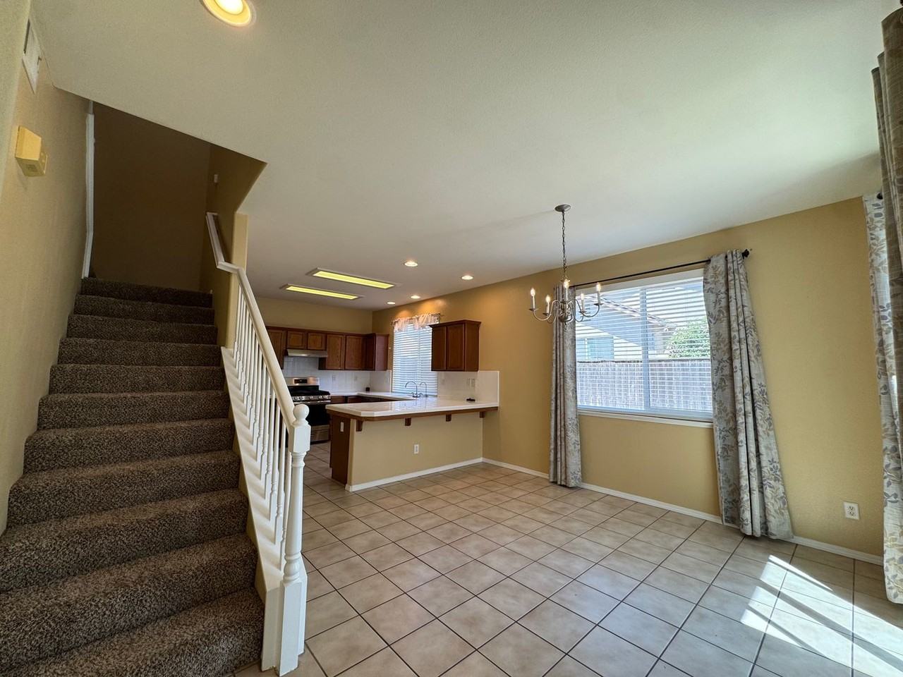 747 W Siena Ln - Photo 4 of 23