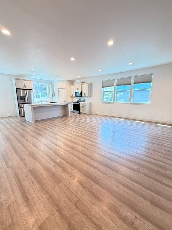 3481 Snowberry Rd - Photo 3 of 27