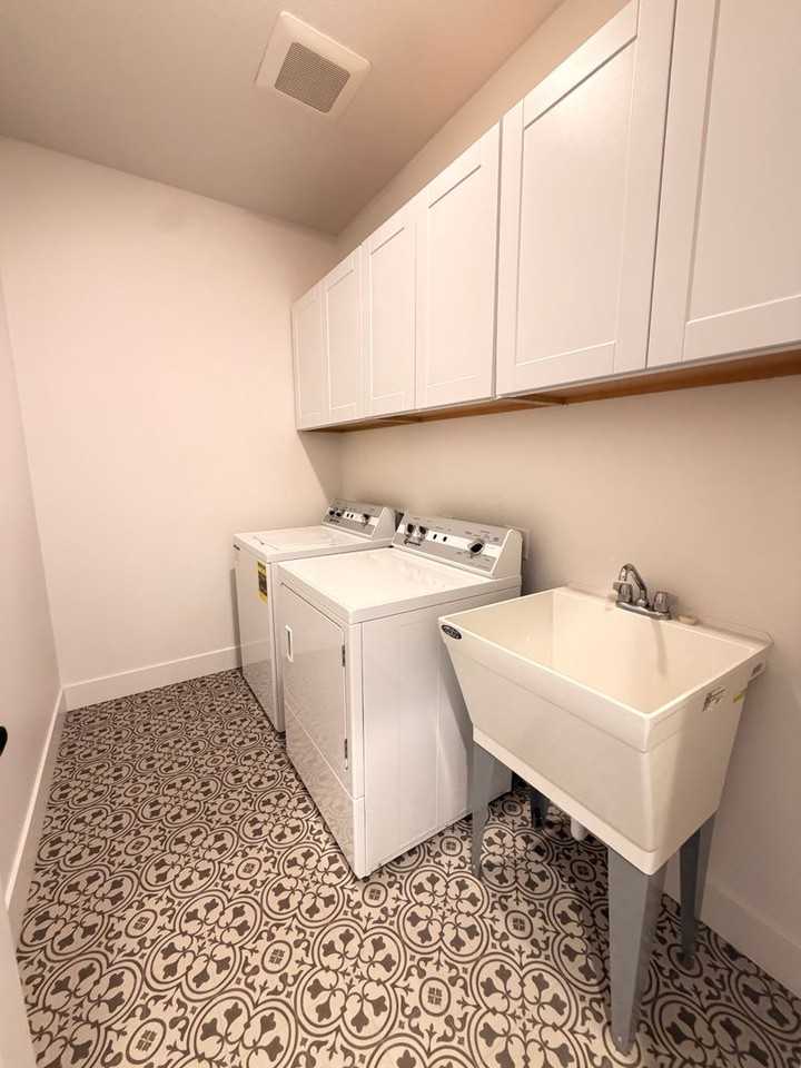 3481 Snowberry Rd - Photo 7 of 27
