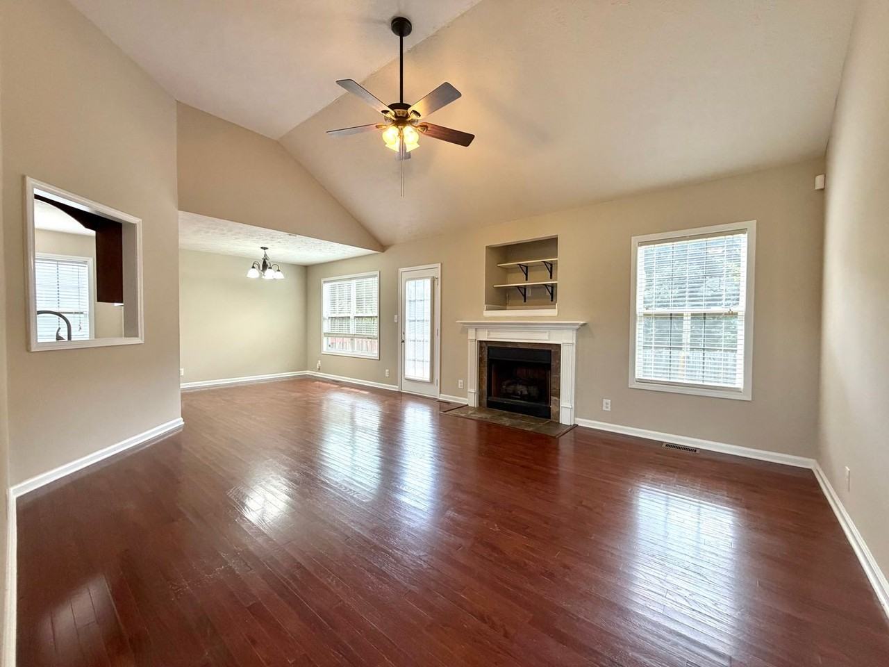 1329 Mutual Dr - Photo 5 of 29