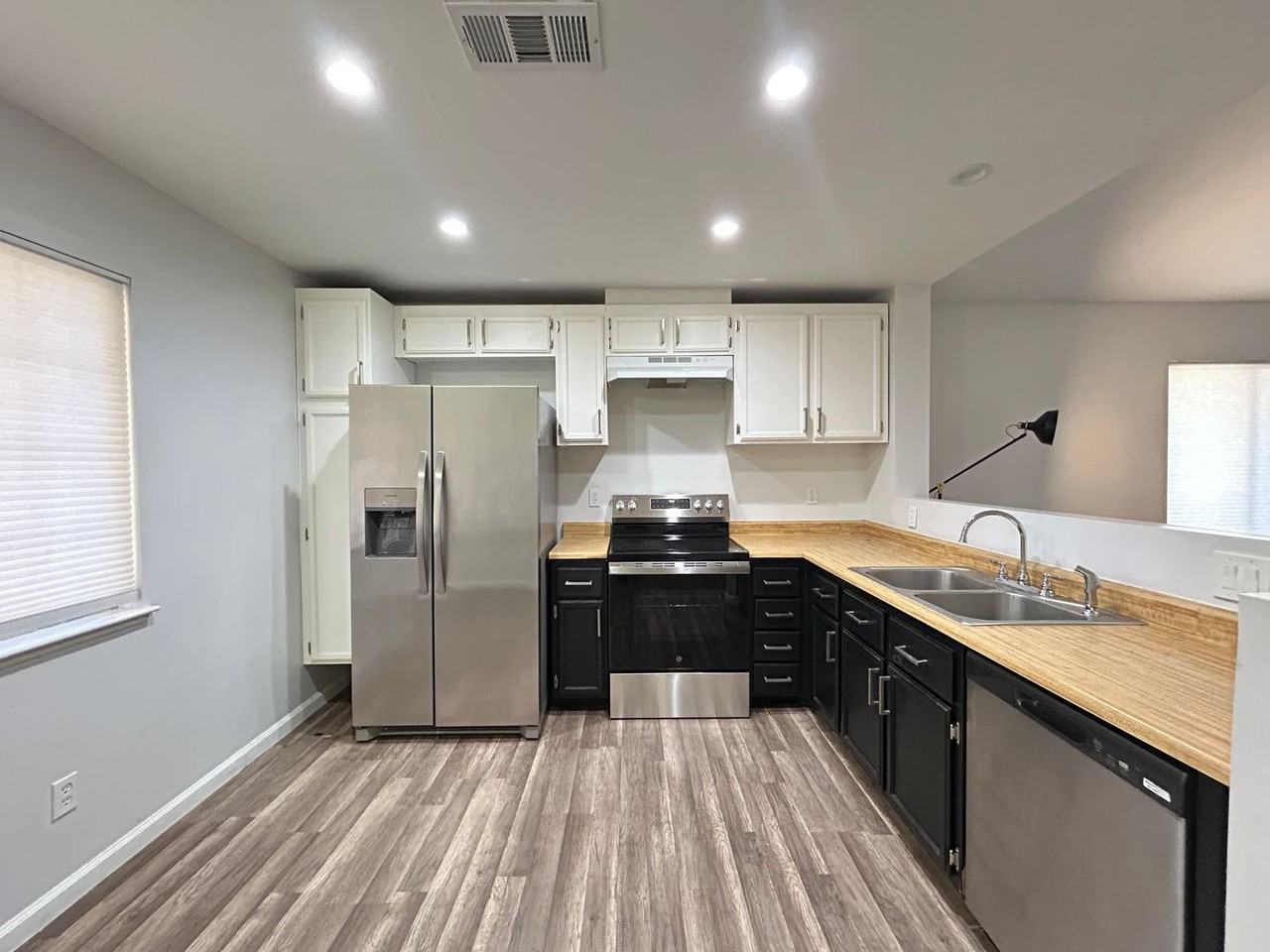 7135 Shadow Crest Dr - Photo 3 of 16