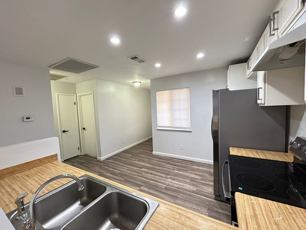 7135 Shadow Crest Dr - Photo 4 of 16