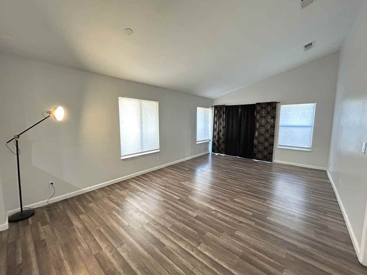 7135 Shadow Crest Dr - Photo 5 of 16