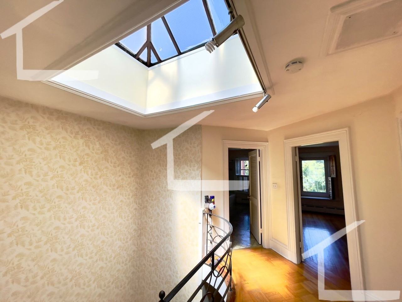 1716 Beacon St - Photo 6 of 15