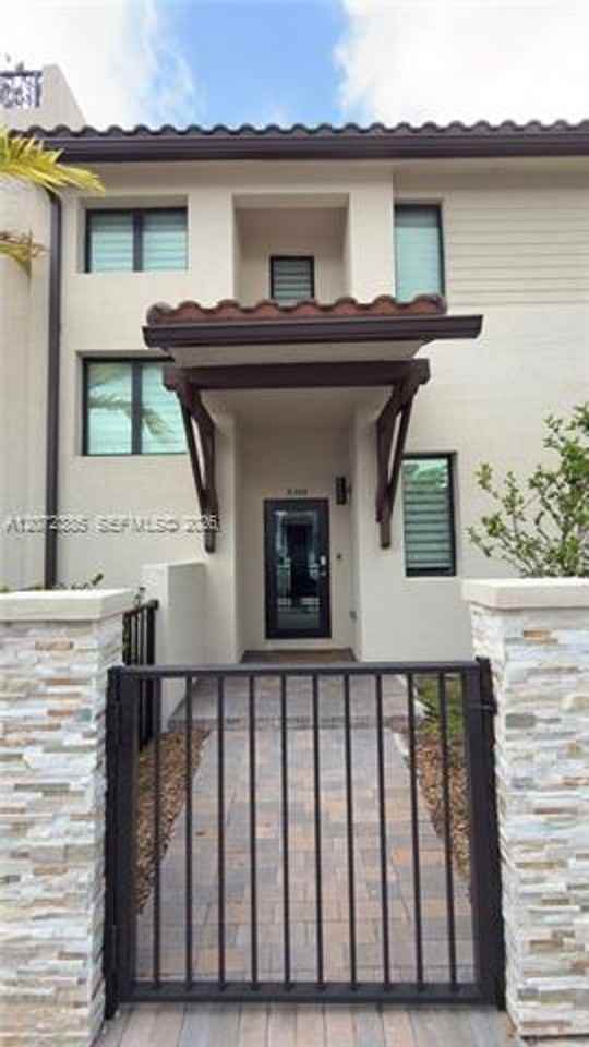 8388 8388 NW 49th St th 8388 - Photo 3 of 30