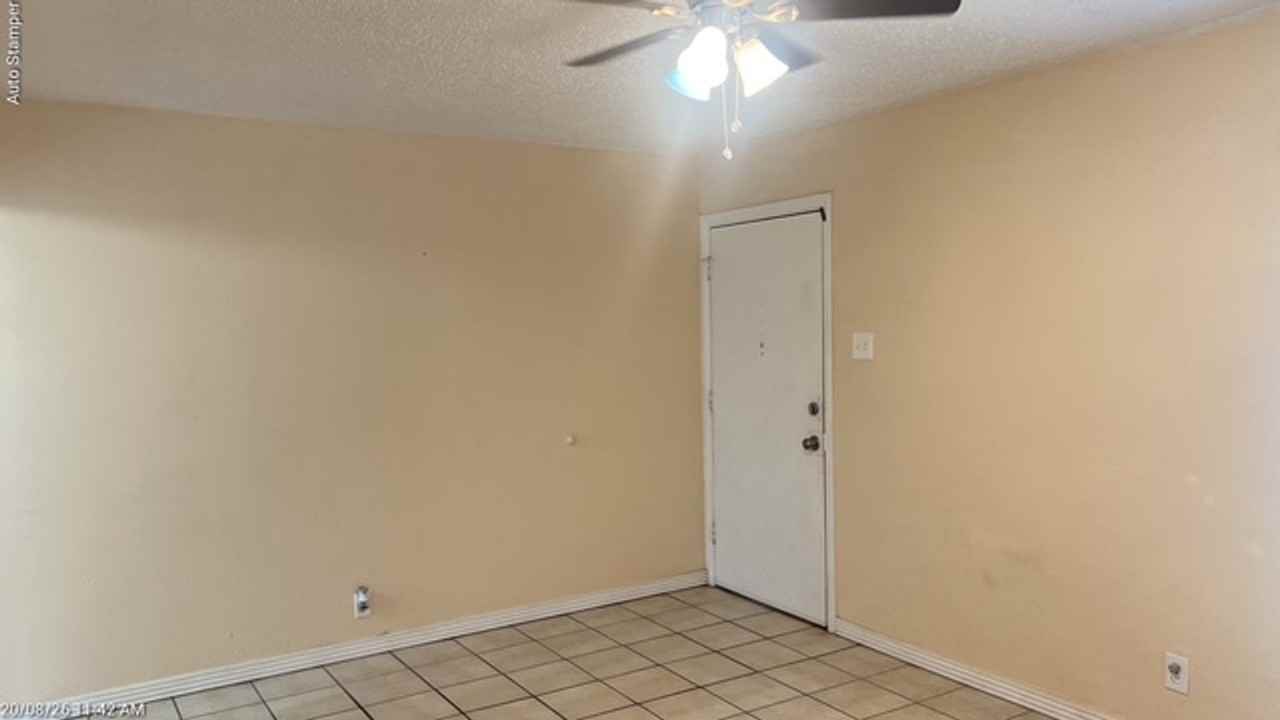 509 Jordan Ln - Photo 4 of 26