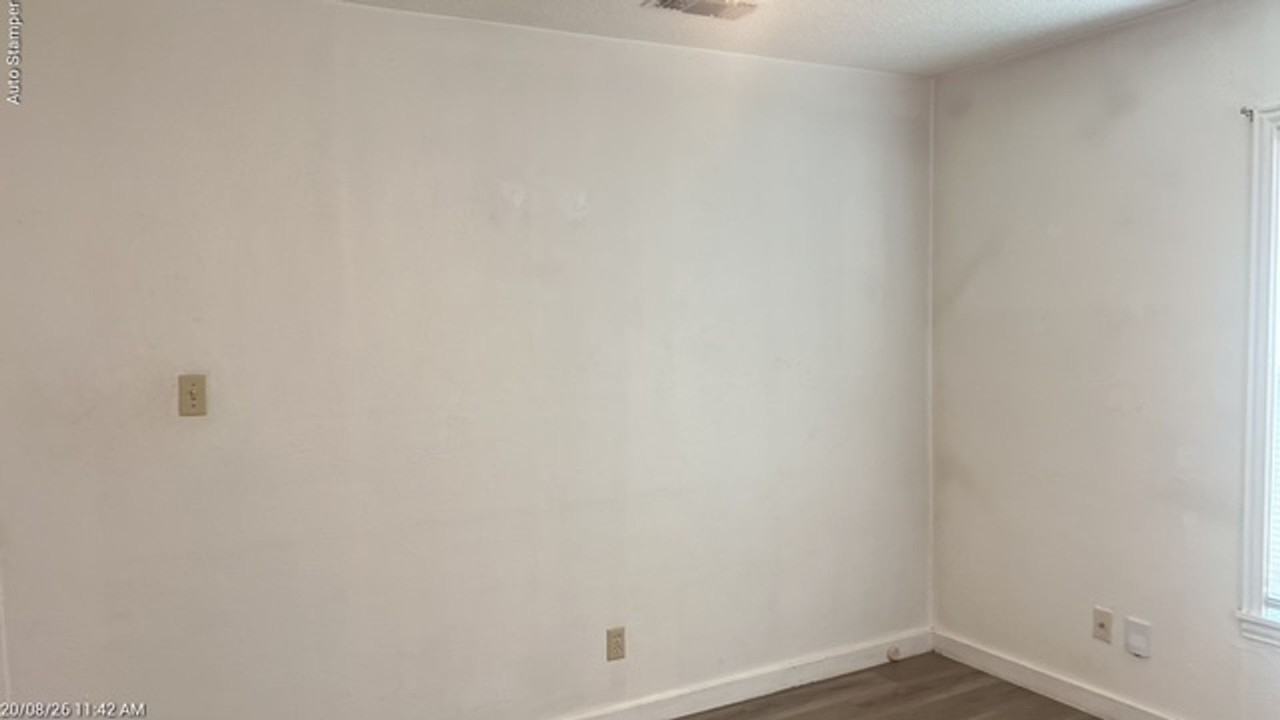 509 Jordan Ln - Photo 6 of 26