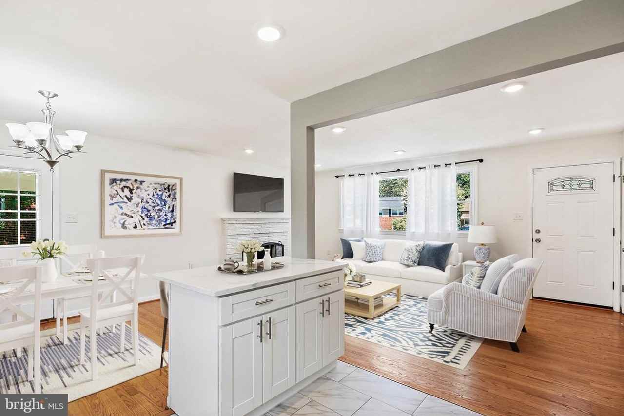 8305 Bernard Dr - Photo 5 of 13