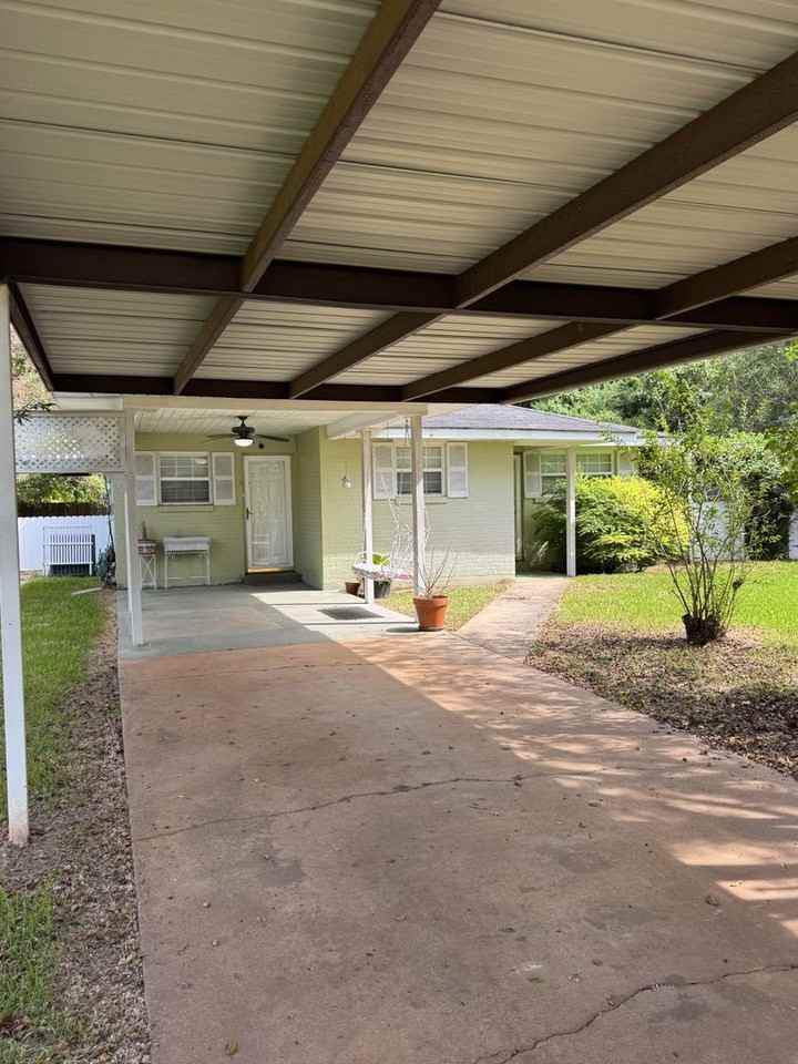 5813 Starling Cir - Photo 3 of 8