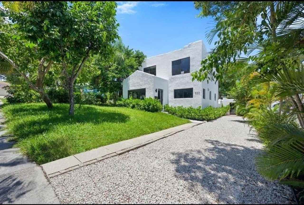 823 33rd St - Photo 7 of 18