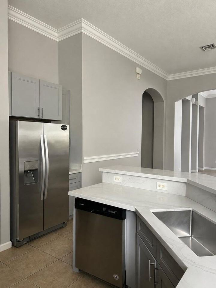11181 Osprey Lake Ln - Photo 2 of 14