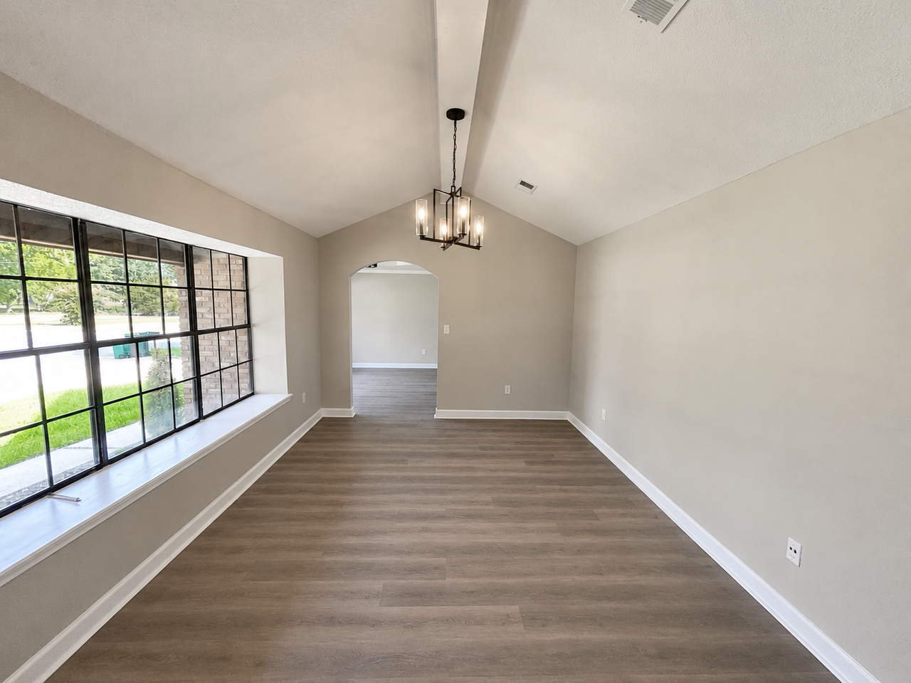 440 Linda Dr - Photo 3 of 31
