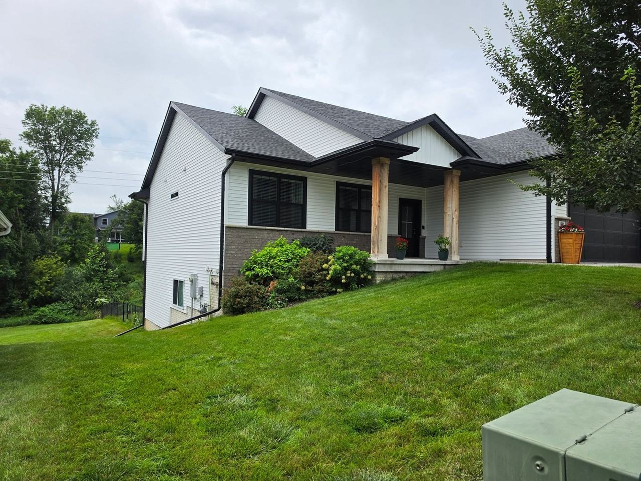 1901 Mary Beth Ave Nw - Photo 2 of 41