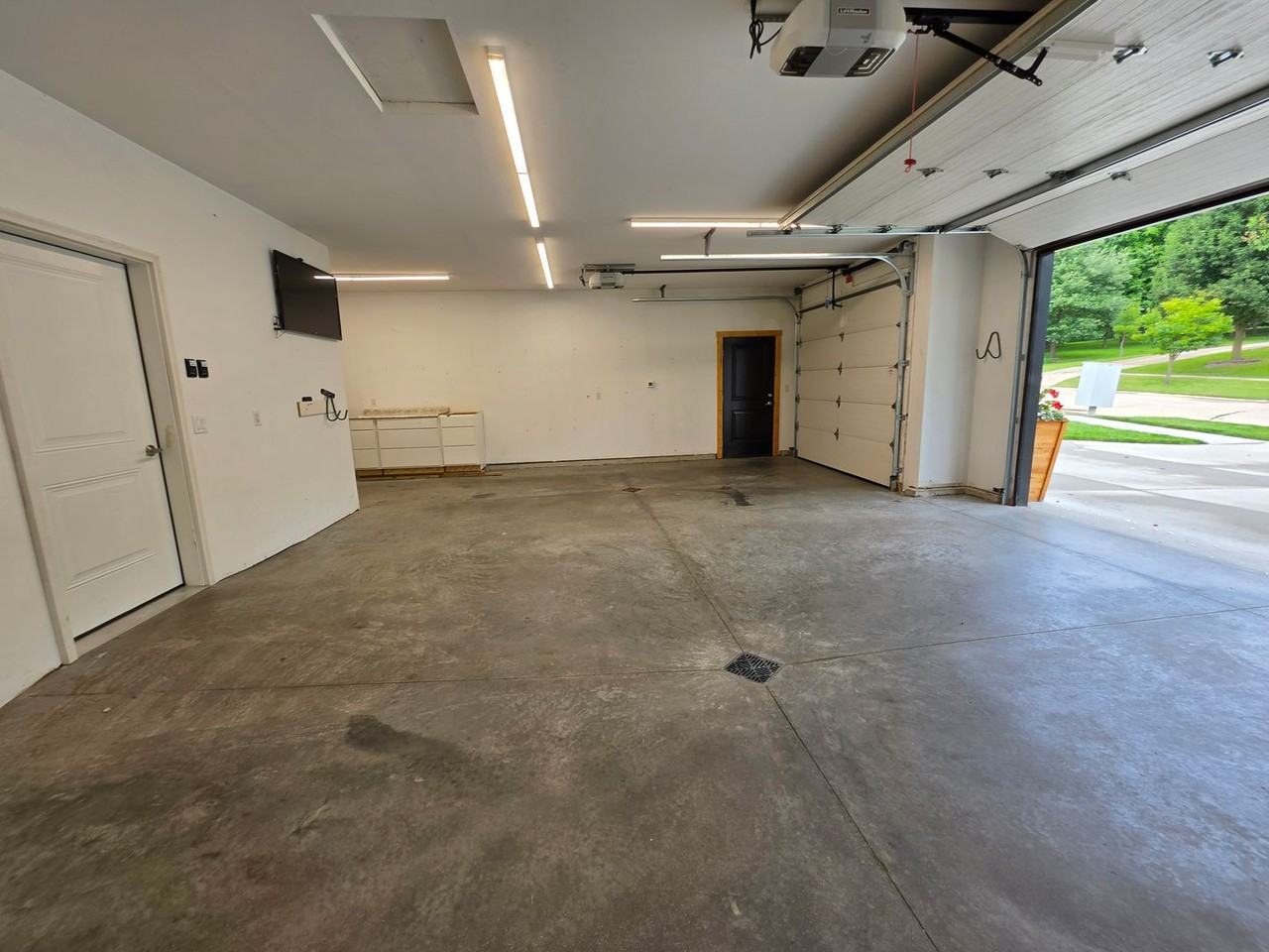 1901 Mary Beth Ave Nw - Photo 4 of 41