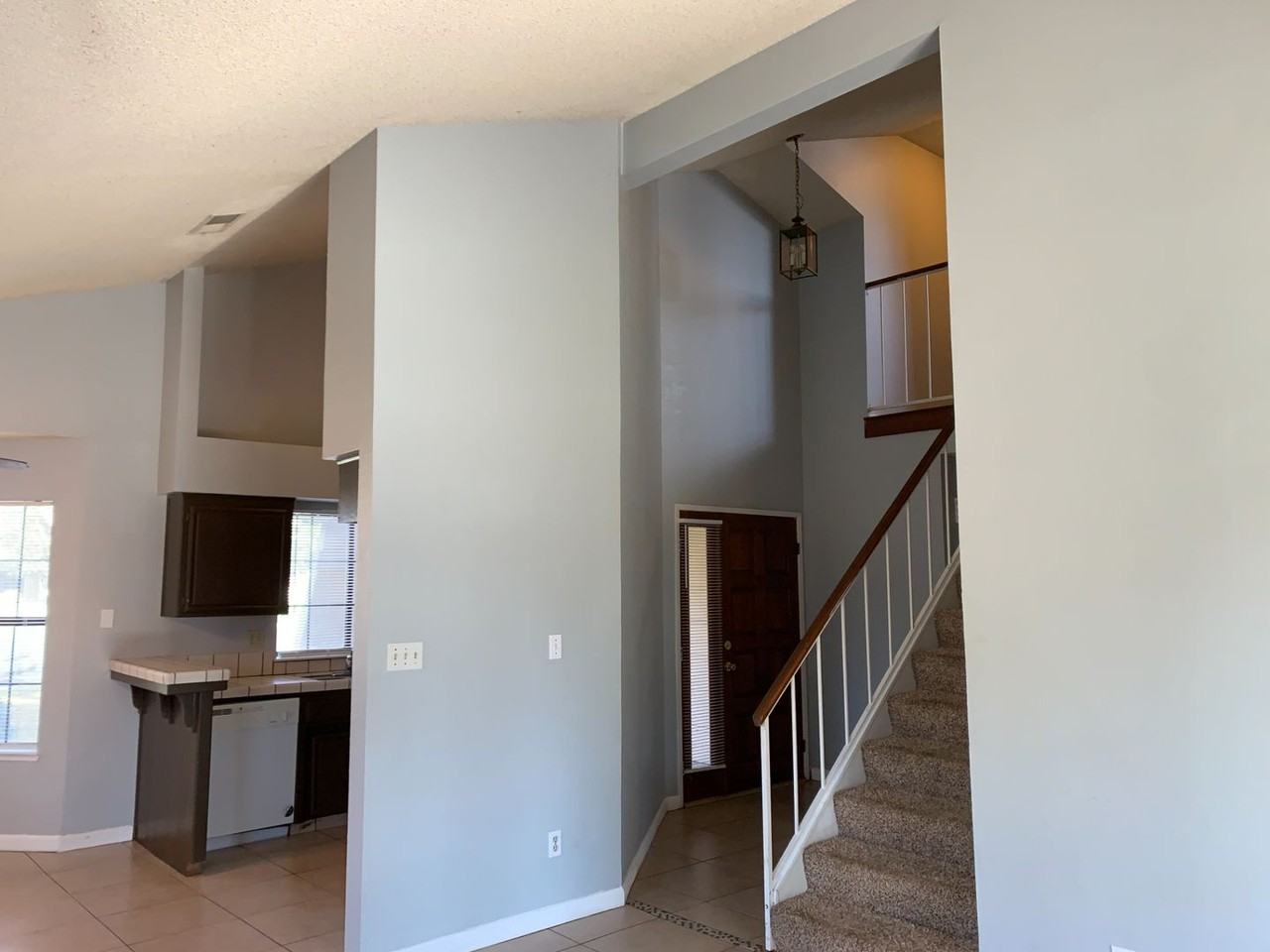 4525 Trumbull Dr - Photo 5 of 20