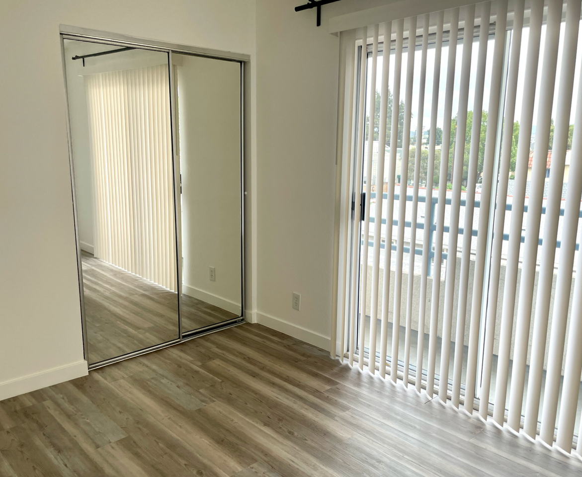 7037 Alabama Ave - Photo 5 of 9