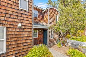 featured image of 1220 Hayes St