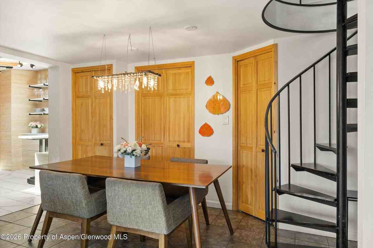 295 Upper Ranch Rd - Photo 6 of 34