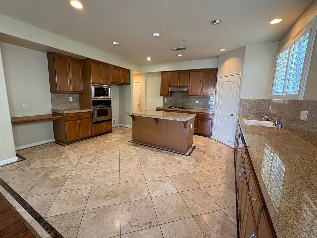 2855 Sandyhills Dr - Photo 7 of 20