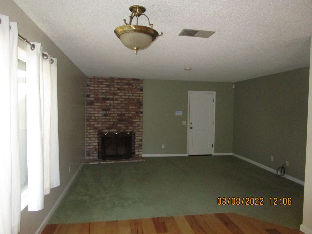 2827 Owens St - Photo 6 of 20
